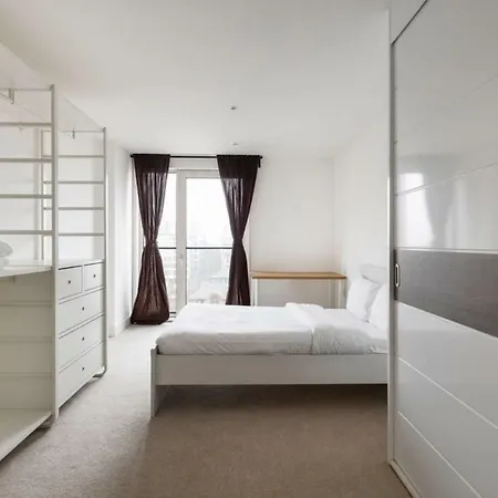 Bright 2bed W Balcony Near The Thames דירה Levisham