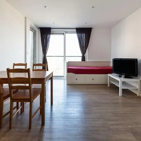 Bright 2bed W Balcony Near The Thames דירה